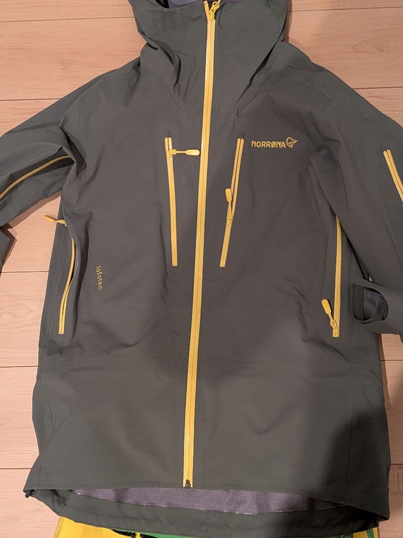 NORRONA スキーウェア ジャケットとパンツセット