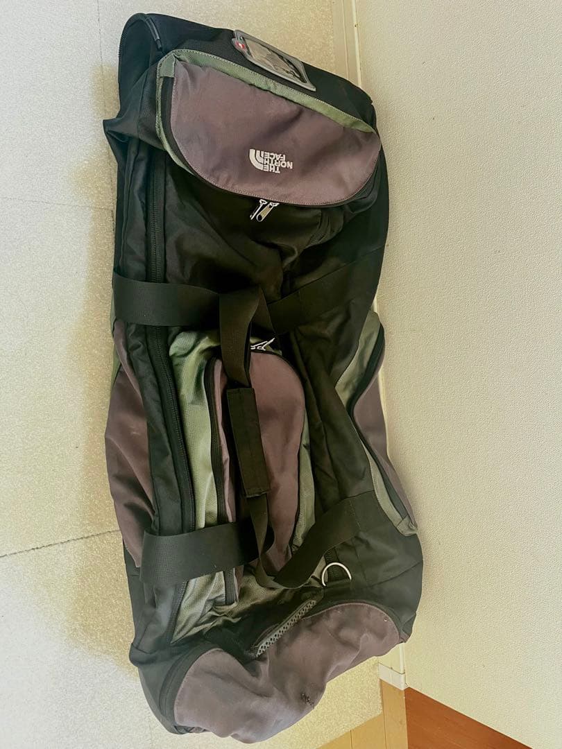 ノースフェイス　キャスター付き　バッグ　キャリー