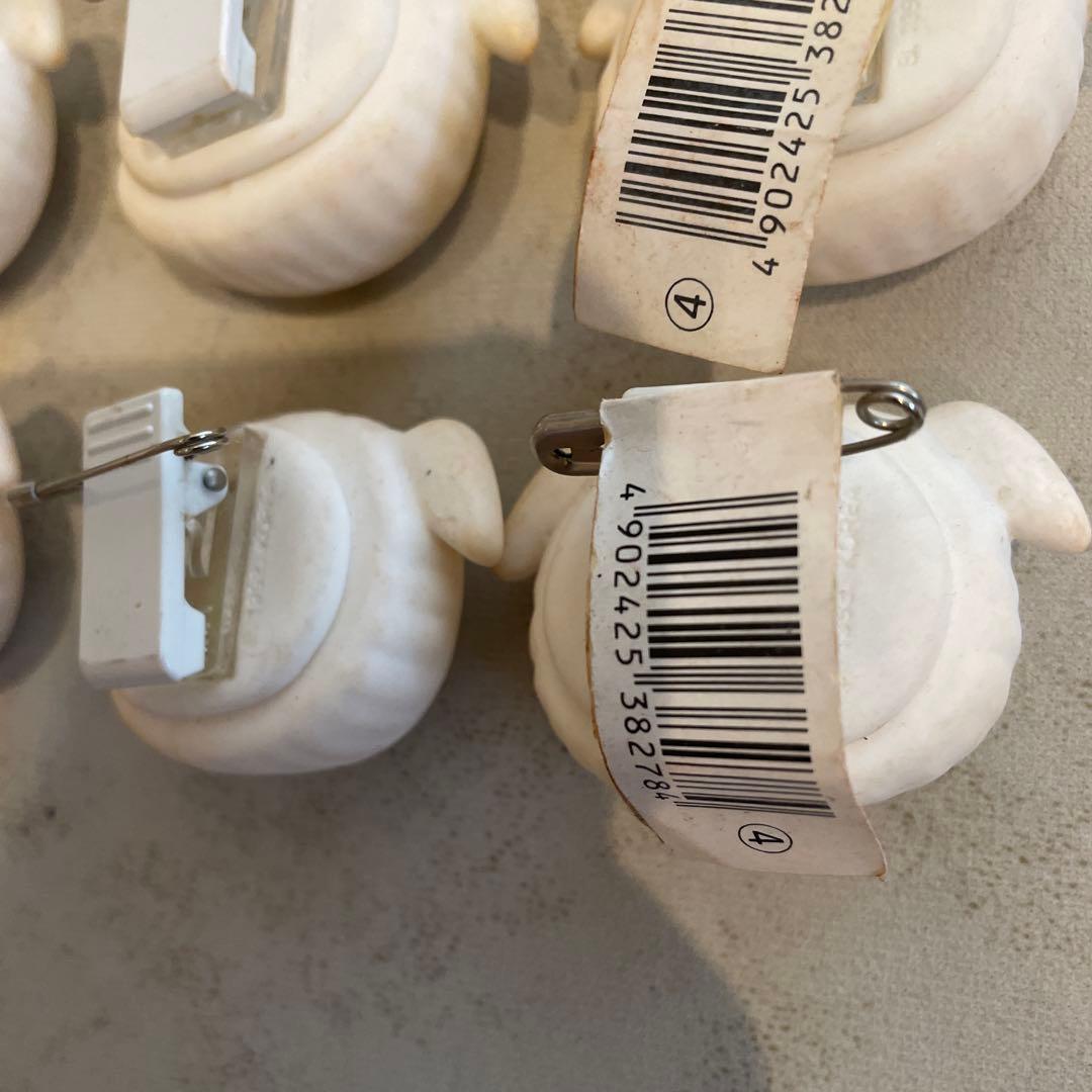 レア品　クレヨンしんちゃん　野原シロ　フィギュア　ピンバッジ