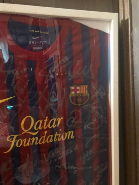 バルセロナ直筆サインユニホーム額入り