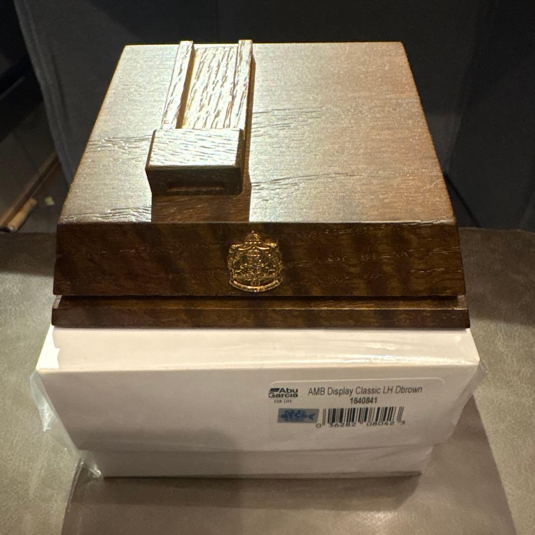 アブガルシア　ウッドディスプレイ　左巻き用