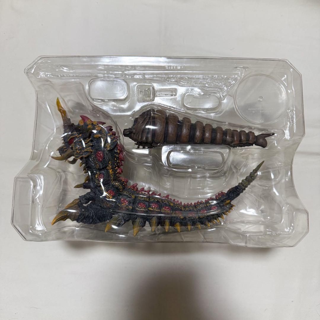 【中古・開封済】オマケ付S.H.モンスターアーツ モスラ（幼虫）＆バトラ（幼虫）