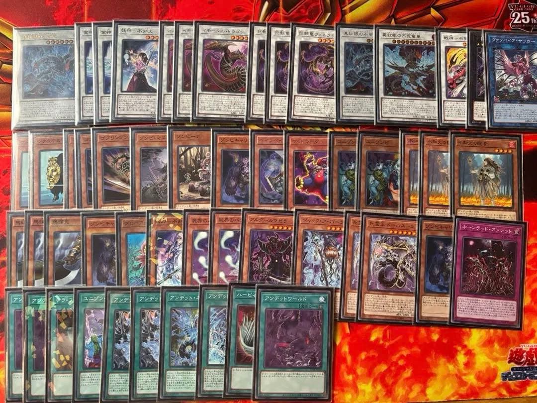 遊戯王デッキまとめ売り　青眼の白龍　ブラック・マジシャン・ガール　HERO 他