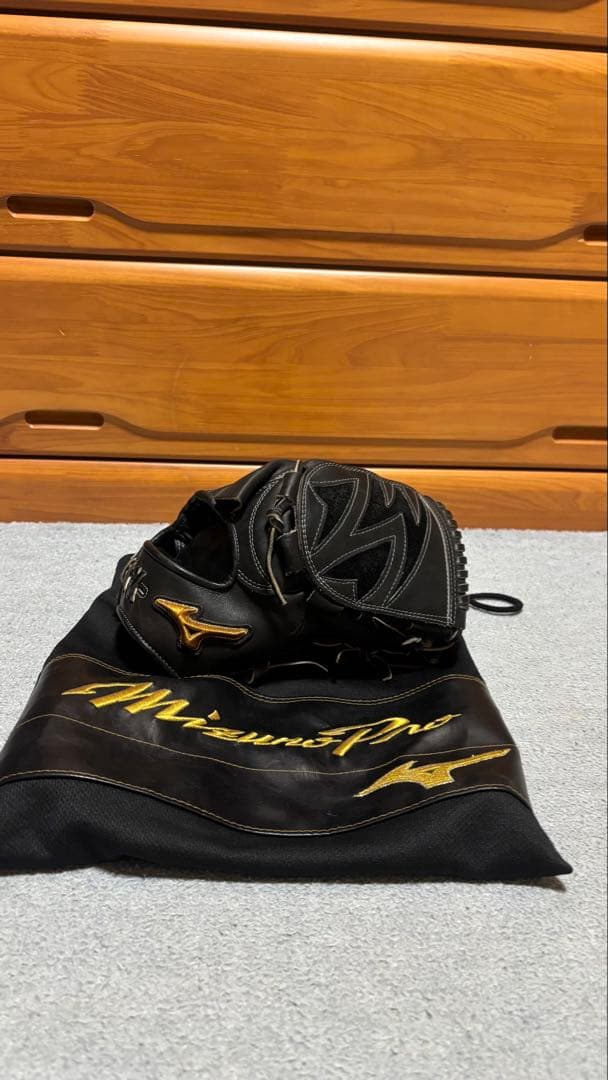 Mizuno Pro 硬式グローブ 黒 専用袋付き