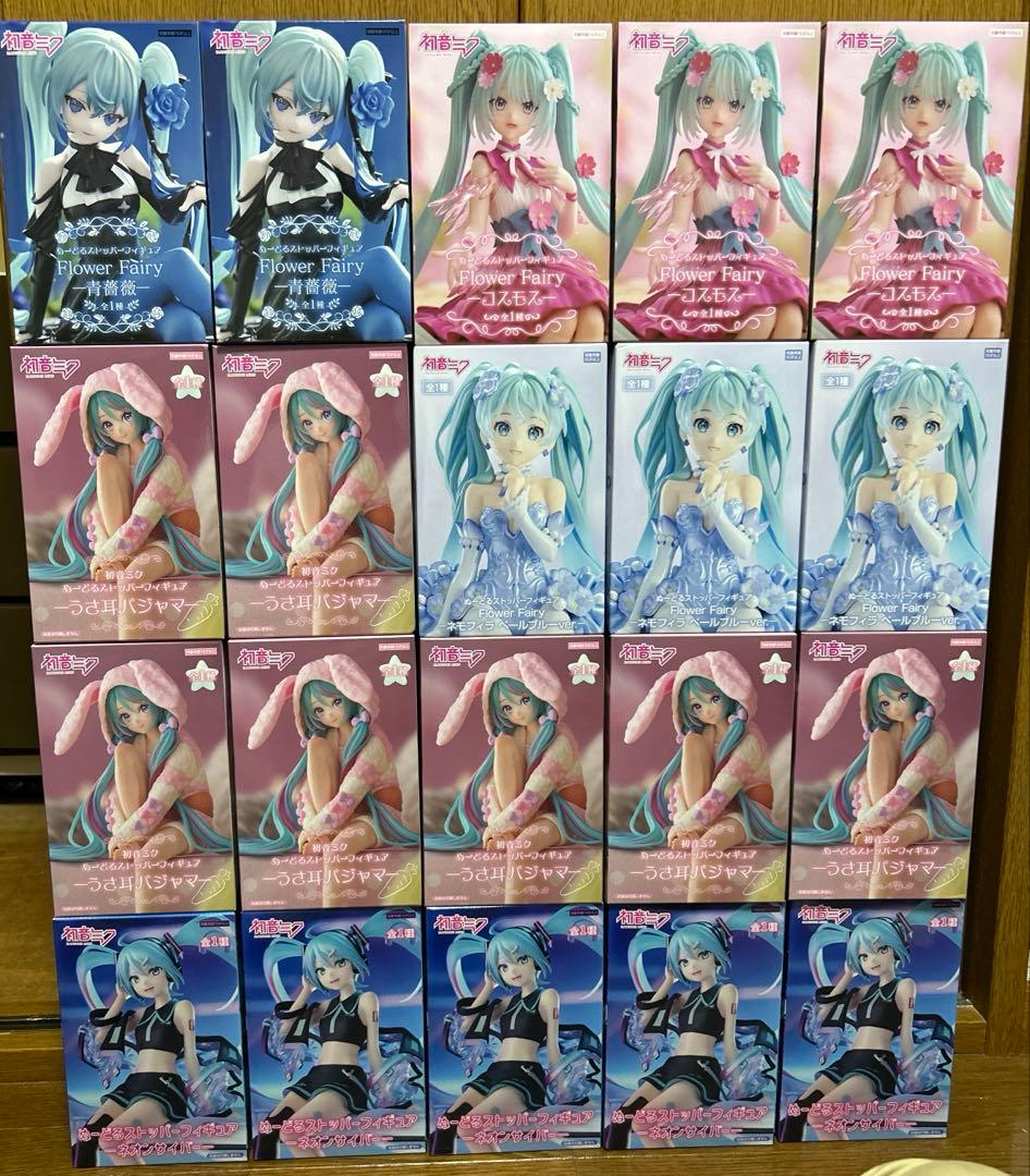初音ミク ぬーどるストッパーフィギュア　まとめ売り　うさ耳パジャマ　青薔薇