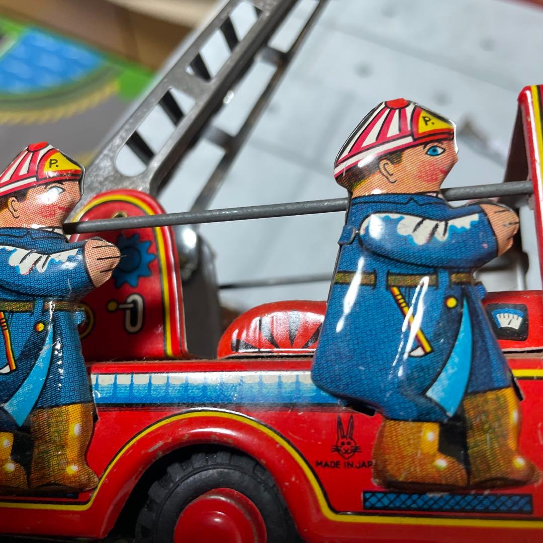 Friction Powered Fire Engineウサギヤブリキフリクショ