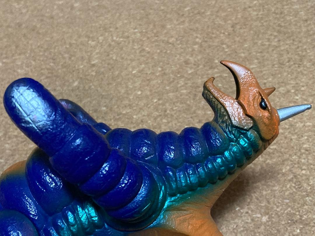 バキシム ポピー キングザウルスシリーズ ソフビ ウルトラマン 約18cm