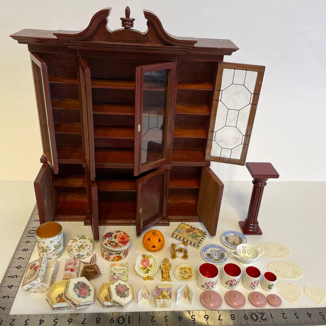 1/12ドールハウス ミニチュア●雑貨屋 アンティーク家具 リビングボード 食器