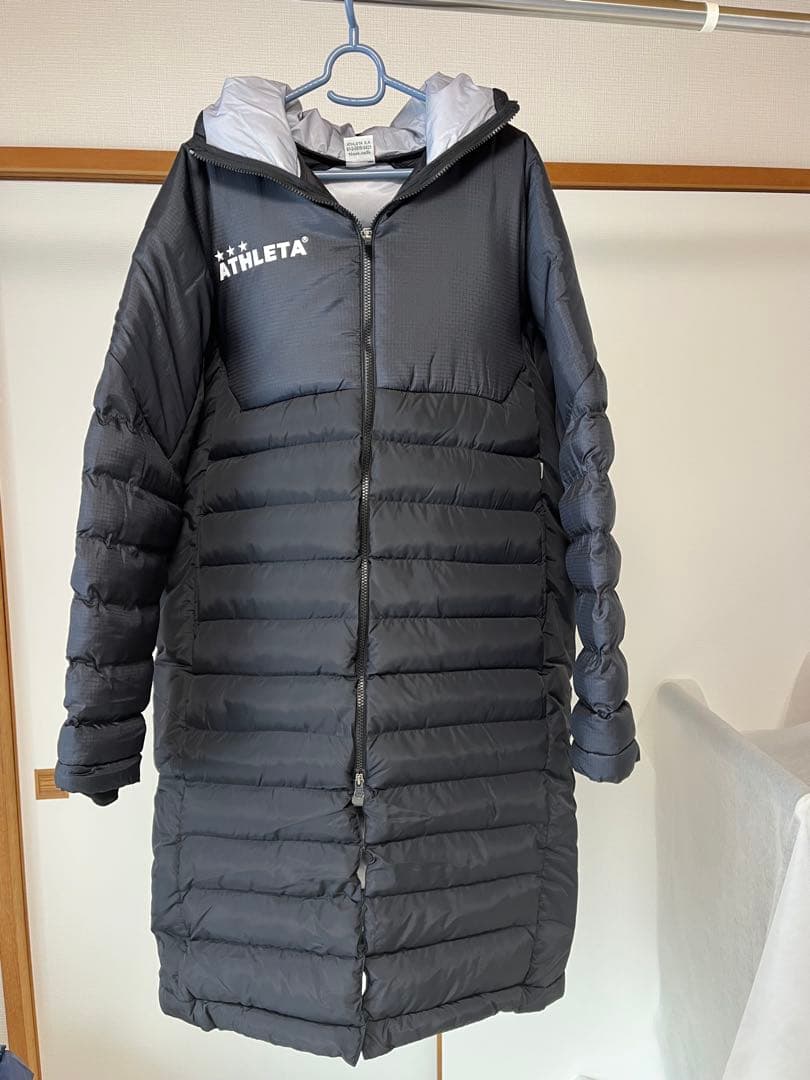 ATHLETA ブラック ダウン ベンチコート 04167N