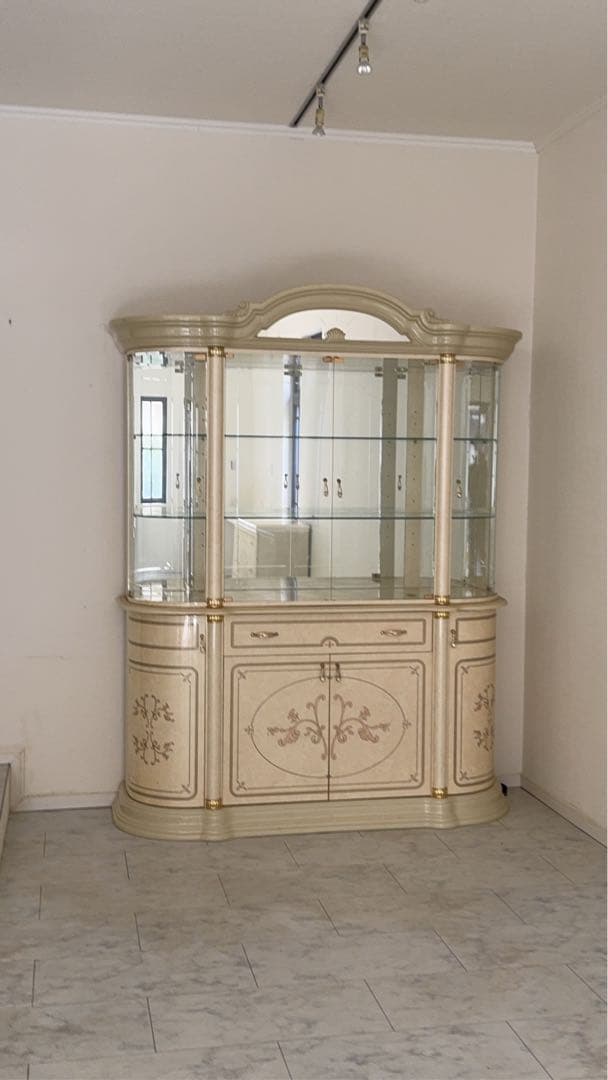 イタリア家具　Saltarelli Mobili(サルタレッリモビリ)社