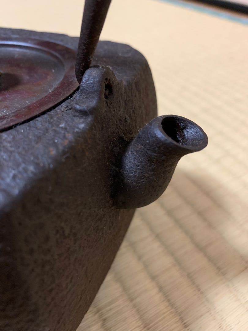 骨董　古い鉄瓶　豆鉄瓶？　角型 アンティーク　レトロ　時代　戦前
