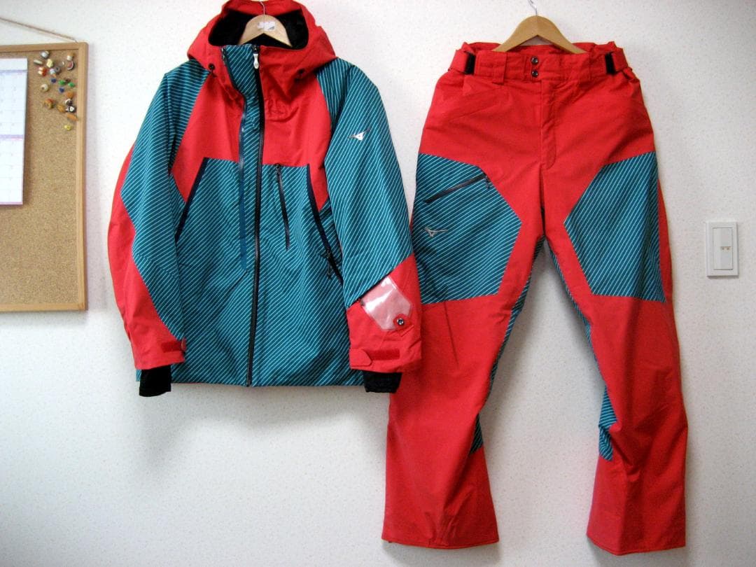 お値下依頼　美品 ミズノ 高機能 デモウェア　上下Lサイズ セット ブレスサーモ