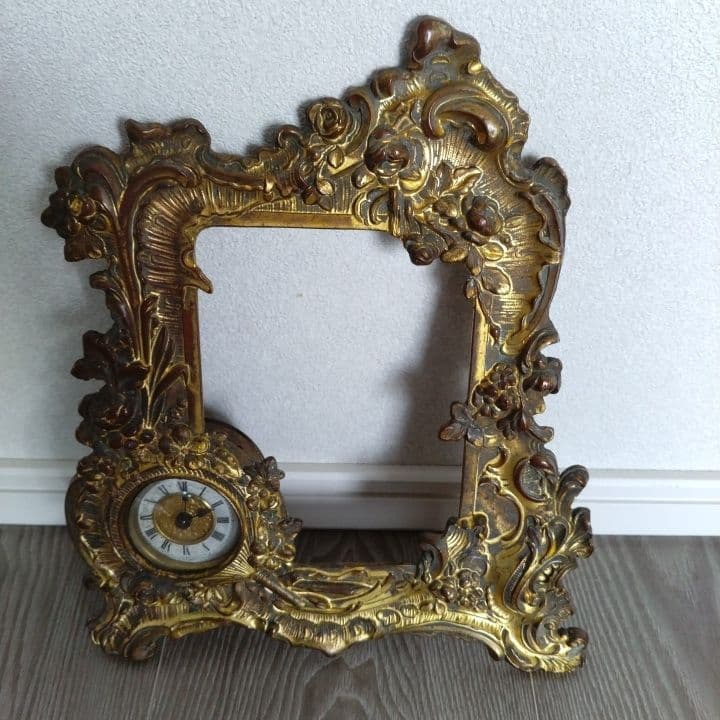 アンティーク⭐︎真鍮製装飾フレーム 時計付き(時計稼働不可)⭐︎オブジェとして