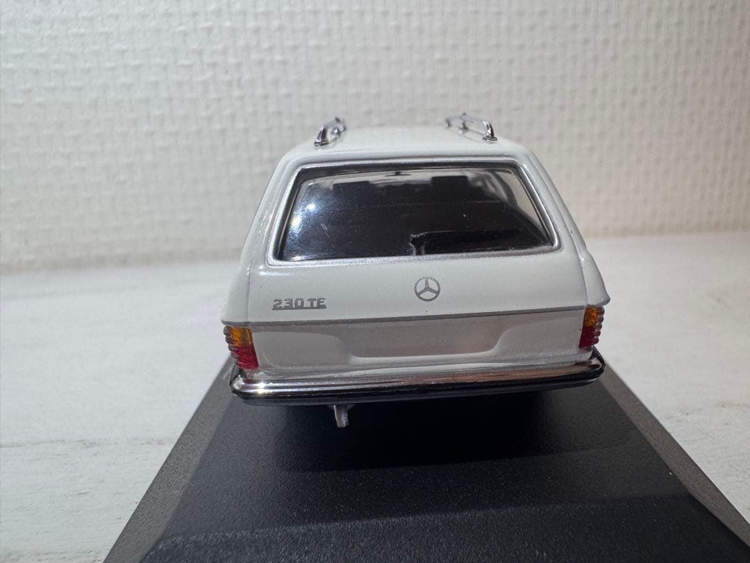 Mercedes-Benz 230 TE ミニカー