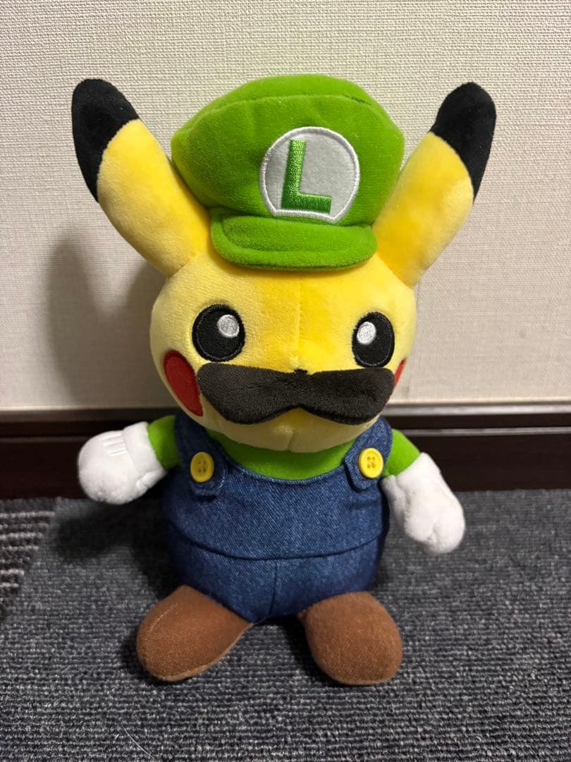 ルイージの格好 ピカチュウ ぬいぐるみ