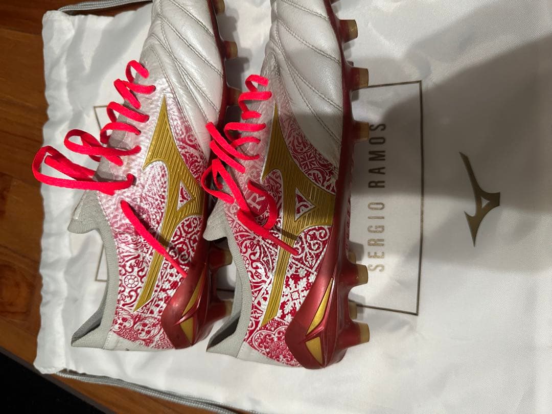 Mizuno Sergio Ramos シューズ ホワイト/レッド