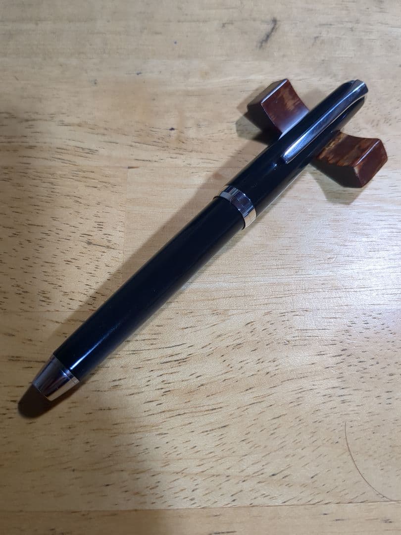 T*U様 パイロット　万年筆　エラボー　金属軸　SF