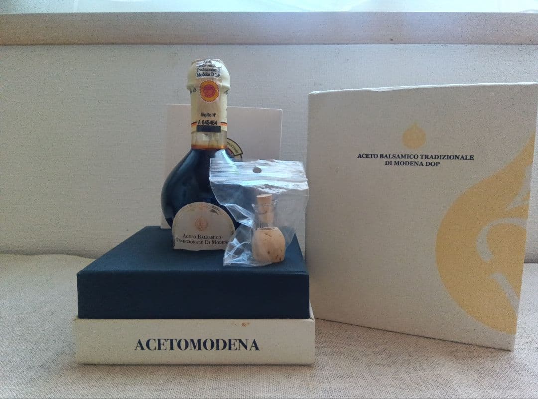 12年熟成バルサミコ酢　アチェートモデナ　トラディツィオナーレ　イタリア