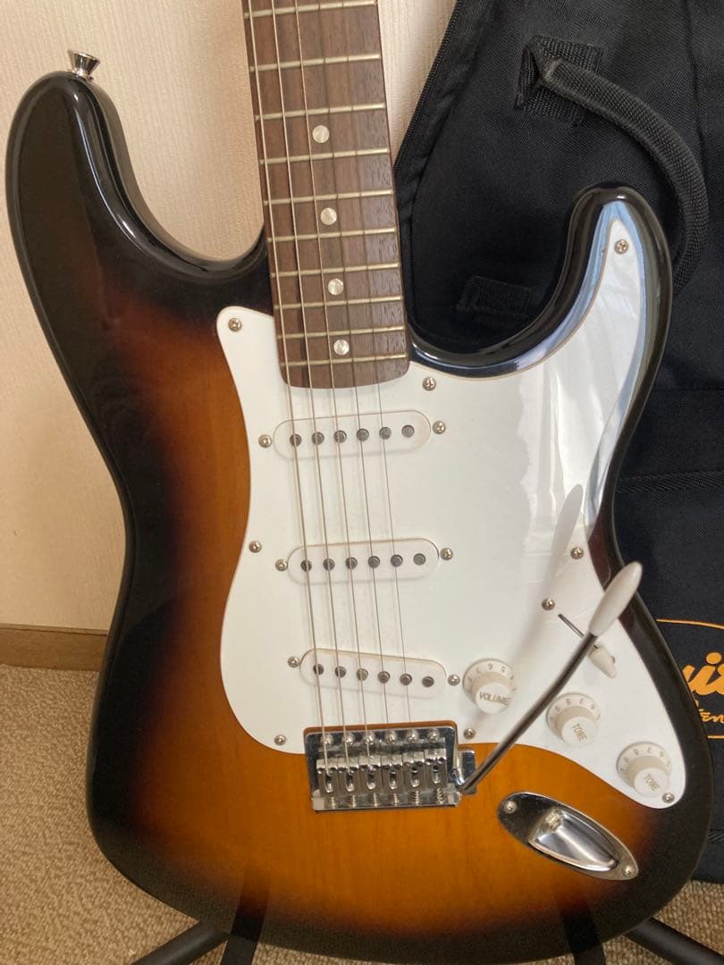 Squier ストラトキャスター サンバースト ギター