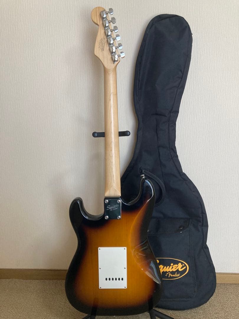 Squier ストラトキャスター サンバースト ギター