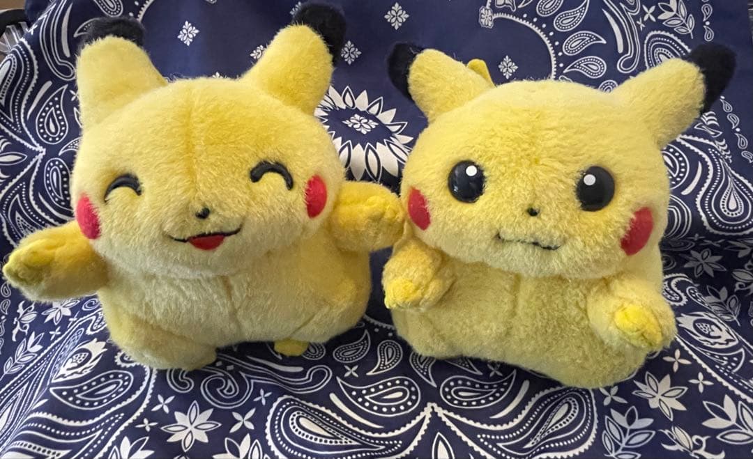 2/7まで　おまけ付き・ワケアリ　顔良し初期ピカチュウ　通常にっこり　２点セット