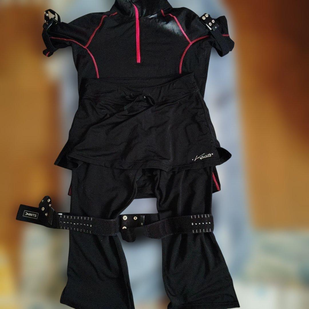 加圧トレーニングウェア ブラック/ピンク定価28000円位でした。