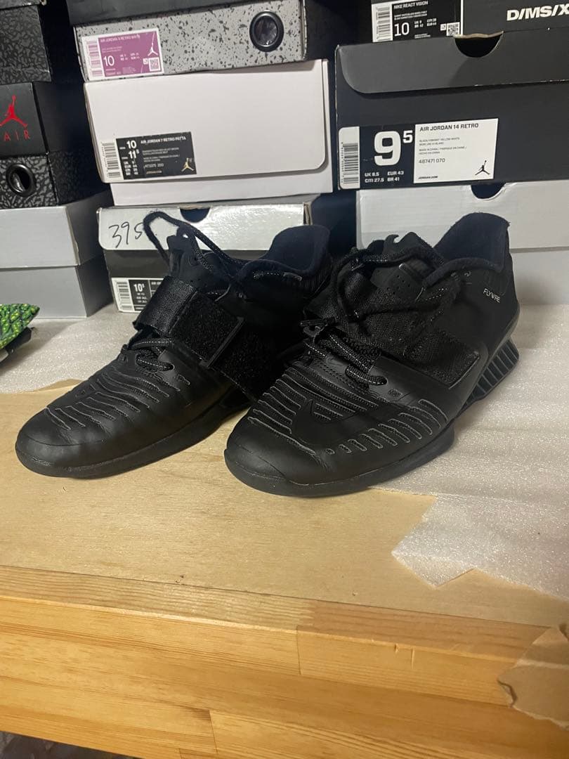 NIKE ロマレオス3 スクワットシューズ