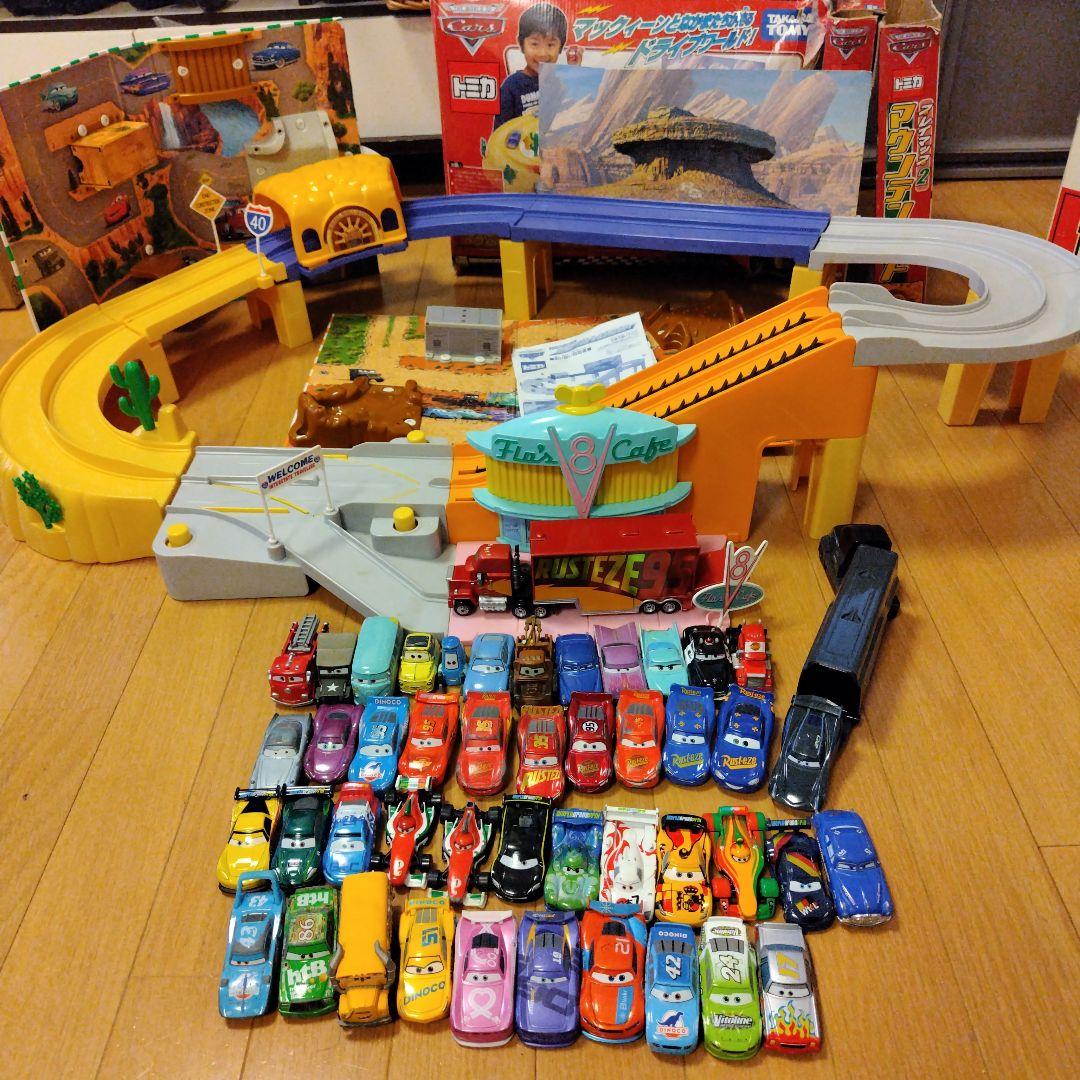 カーズ ディズニー トミカ等 セット47台 ラジエータースプリングス まとめ売り