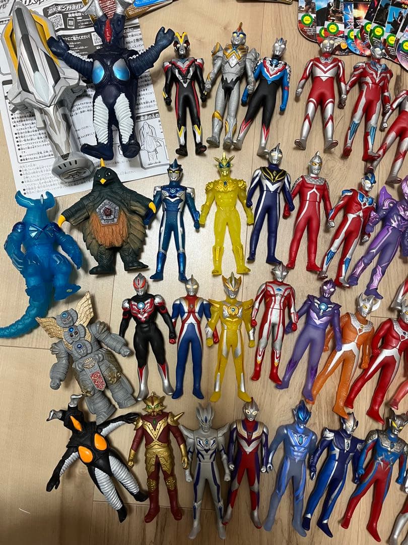 ウルトラマンフィギュアセット ソフビ人形 ソフビ45体 カード付き