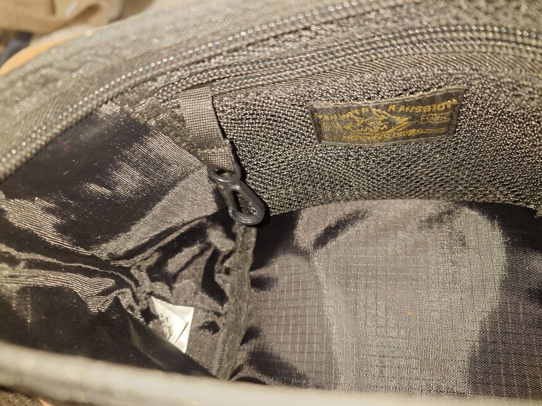 マンウィズ　ライトミニショルダーポーチ