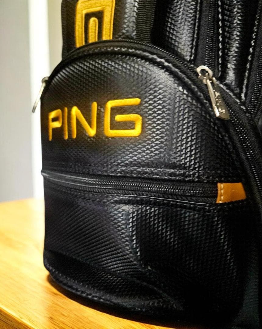 平野公平新品未使用　PING キャディバッグ 黒/金 高級商品