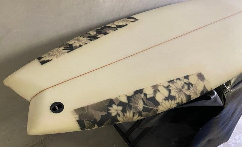 送料無料！ノーディケールサーフボード5’11