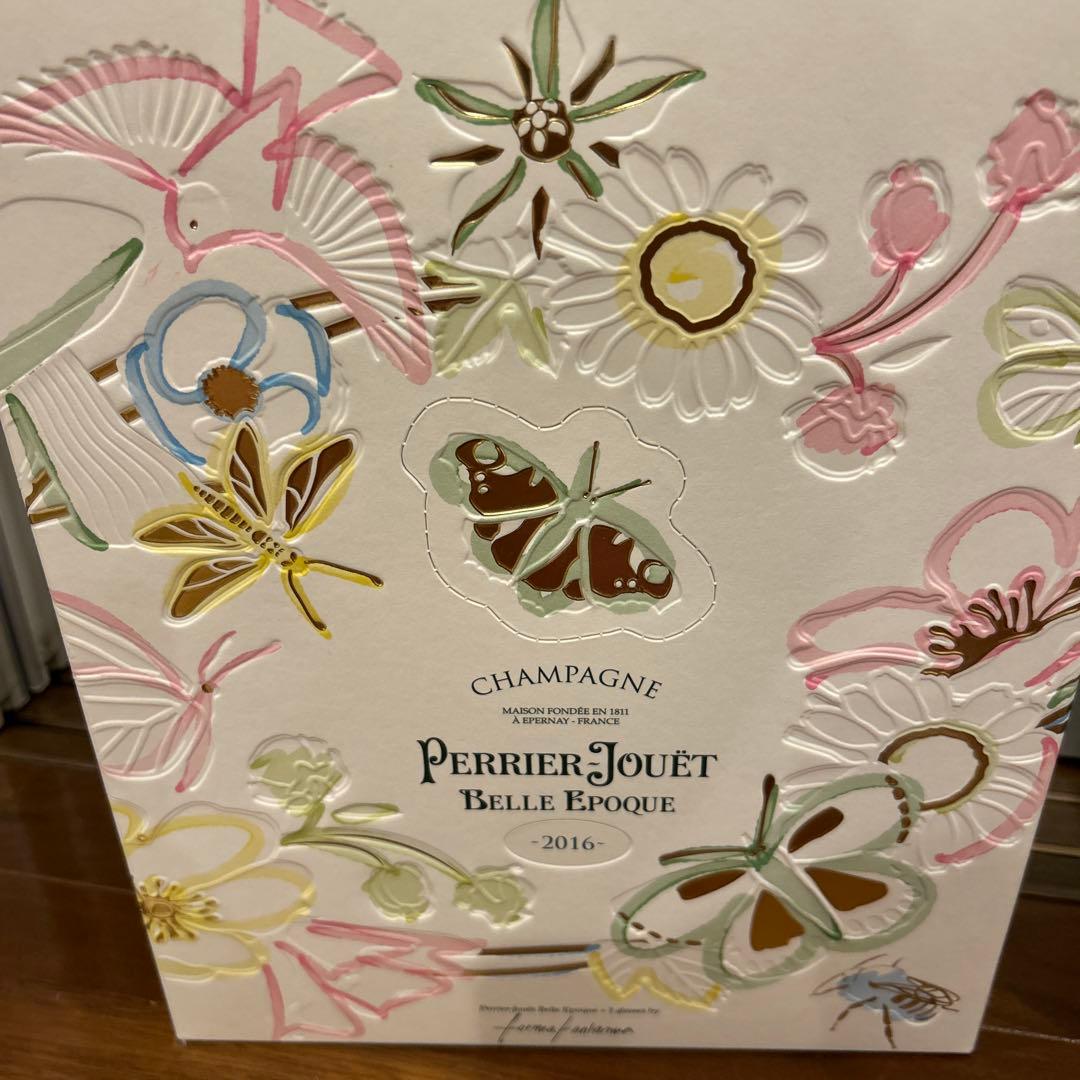 ペリエジュエベルエポック 2016 正規品 750ml グラス2個　新品　箱付き