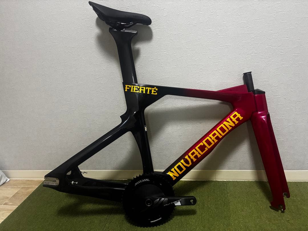 NOVACORONA Fierté Sサイズ、BB、クランク、パワーサドル付き