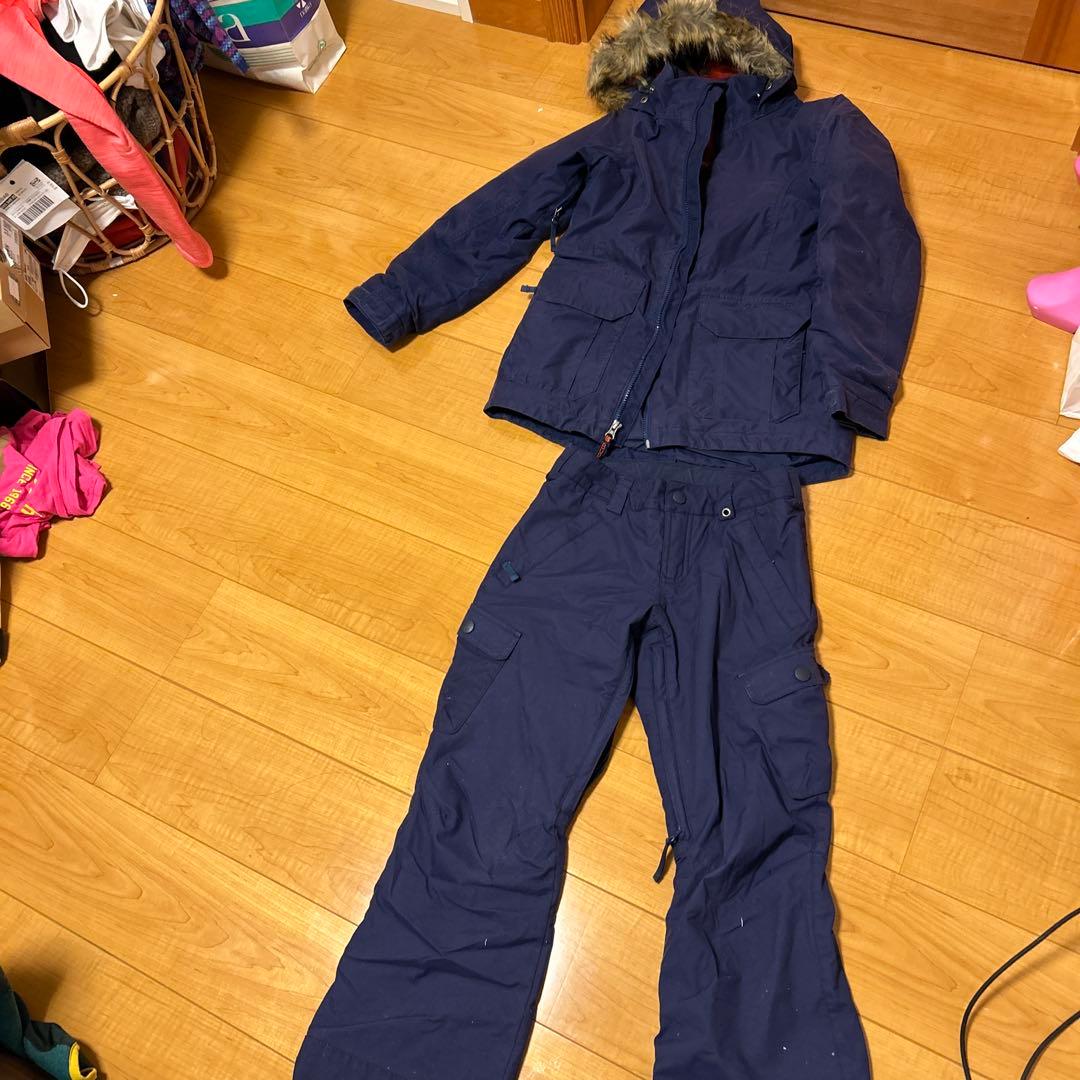値下げ　バートン　キッズM ファー付きスノーボードウェア 上下セット　140cm
