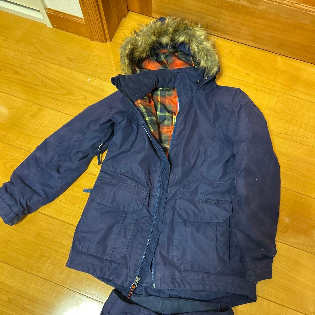 値下げ　バートン　キッズM ファー付きスノーボードウェア 上下セット　140cm