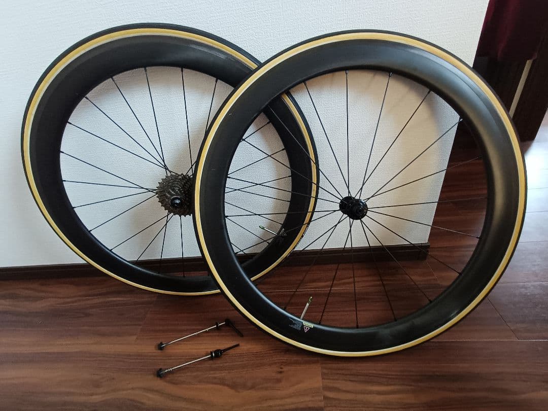 ノーブランドカーボンホイール　チューブラー/タイヤ付き/シマノ11s