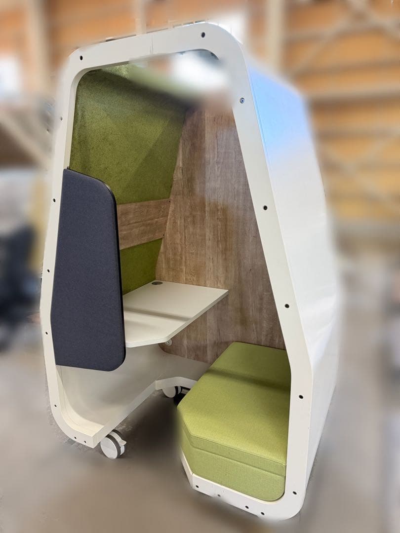 フリーアドレス用可動式集中ブース