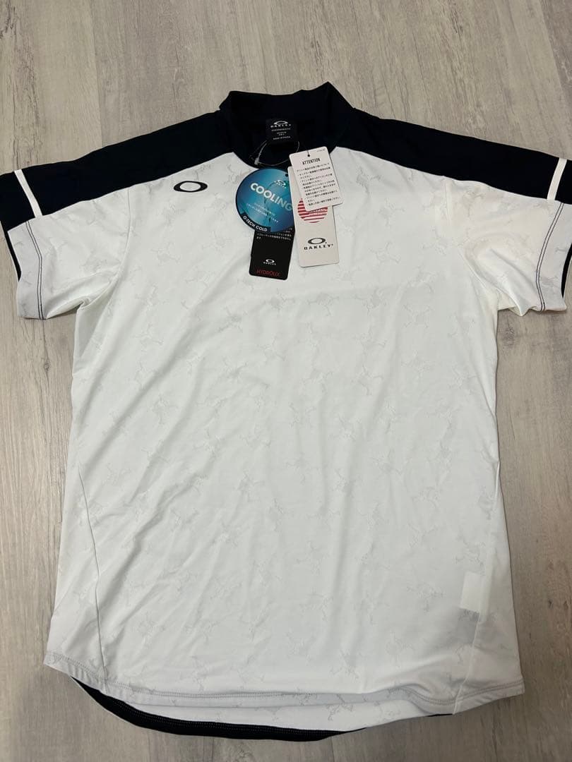 新品　Mサイズ　オークリー スカルロゴメッシュバイカラーモックネックシャツ