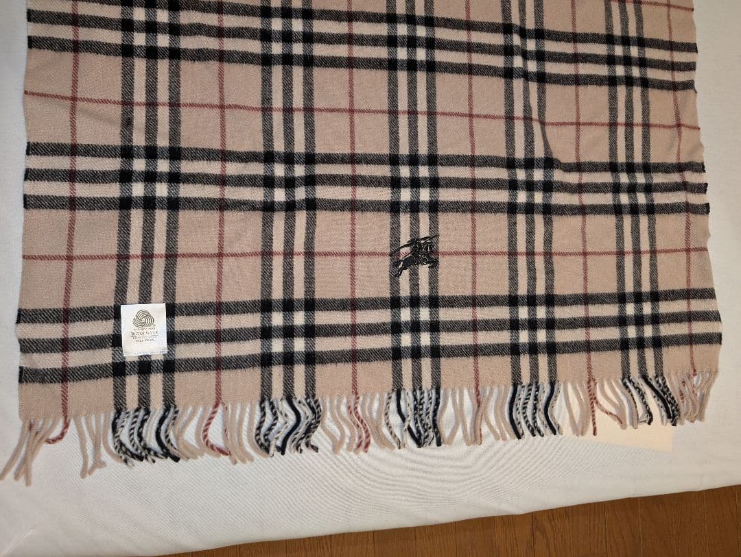 BURBERRY ラムウール・ひざ掛け (75x150cm)