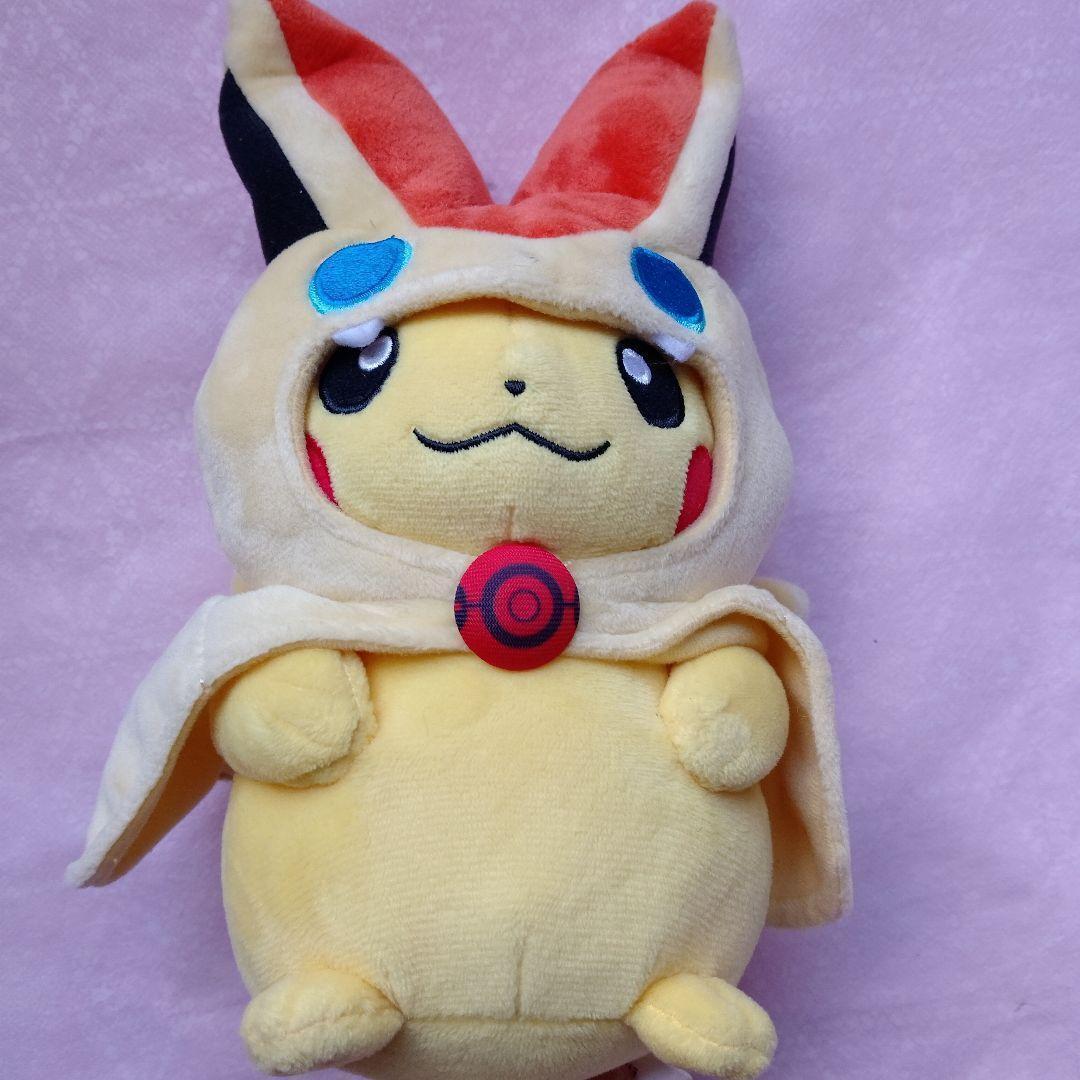 ポケモン ビクティニのポンチョを着たピカチュウ ぬいぐるみ