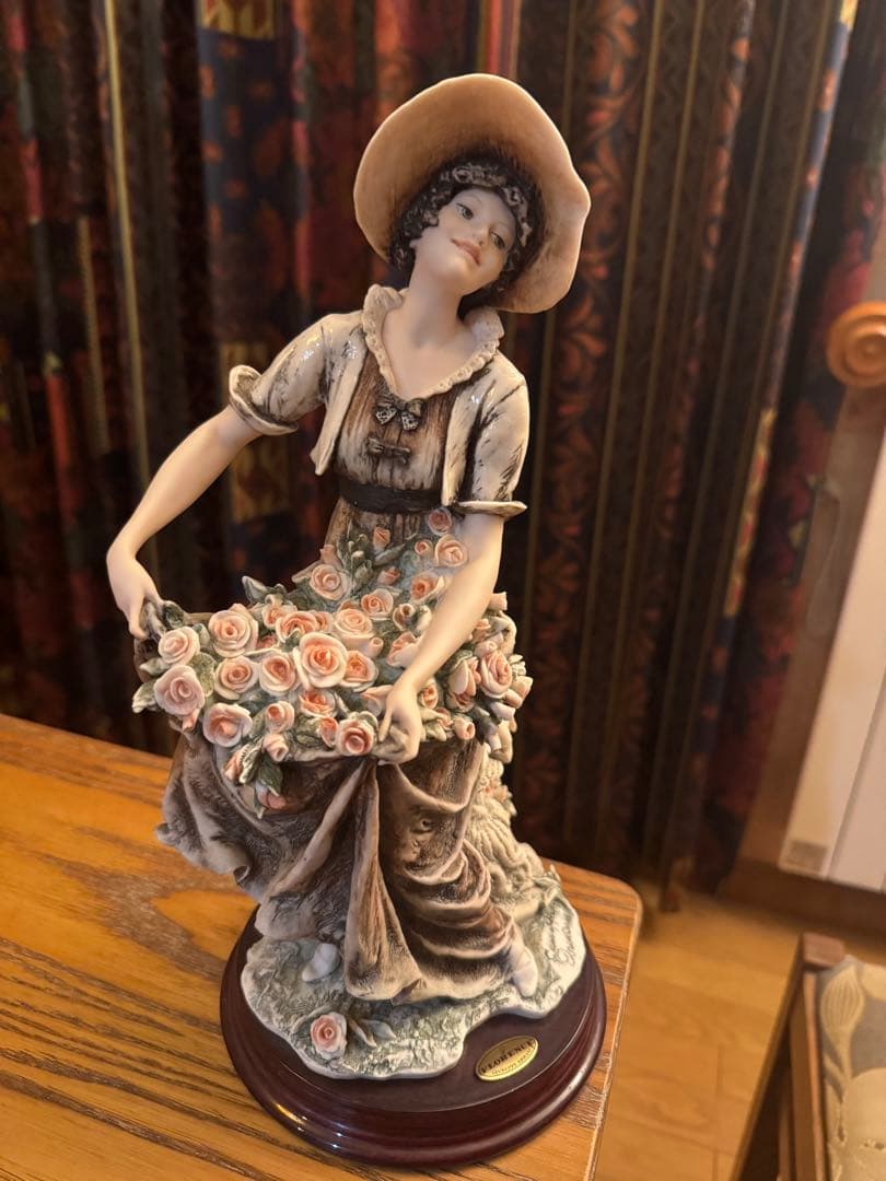 ジュゼッペ アルマーニ フィギュア 置物 「バラの収穫」 女性 少女 イタリア