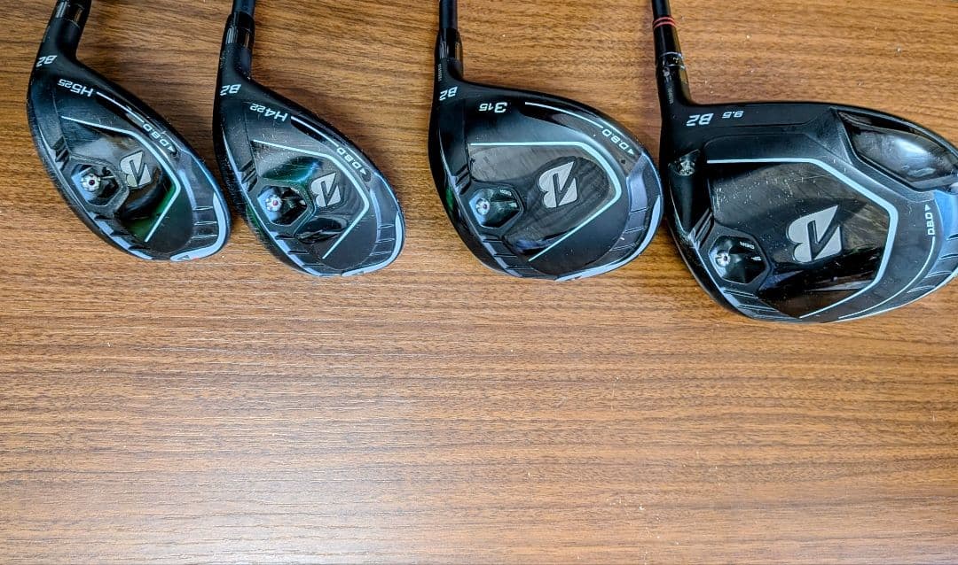 ブリヂストンB2ドライバー、スプーン、ユーティリティ4本セット