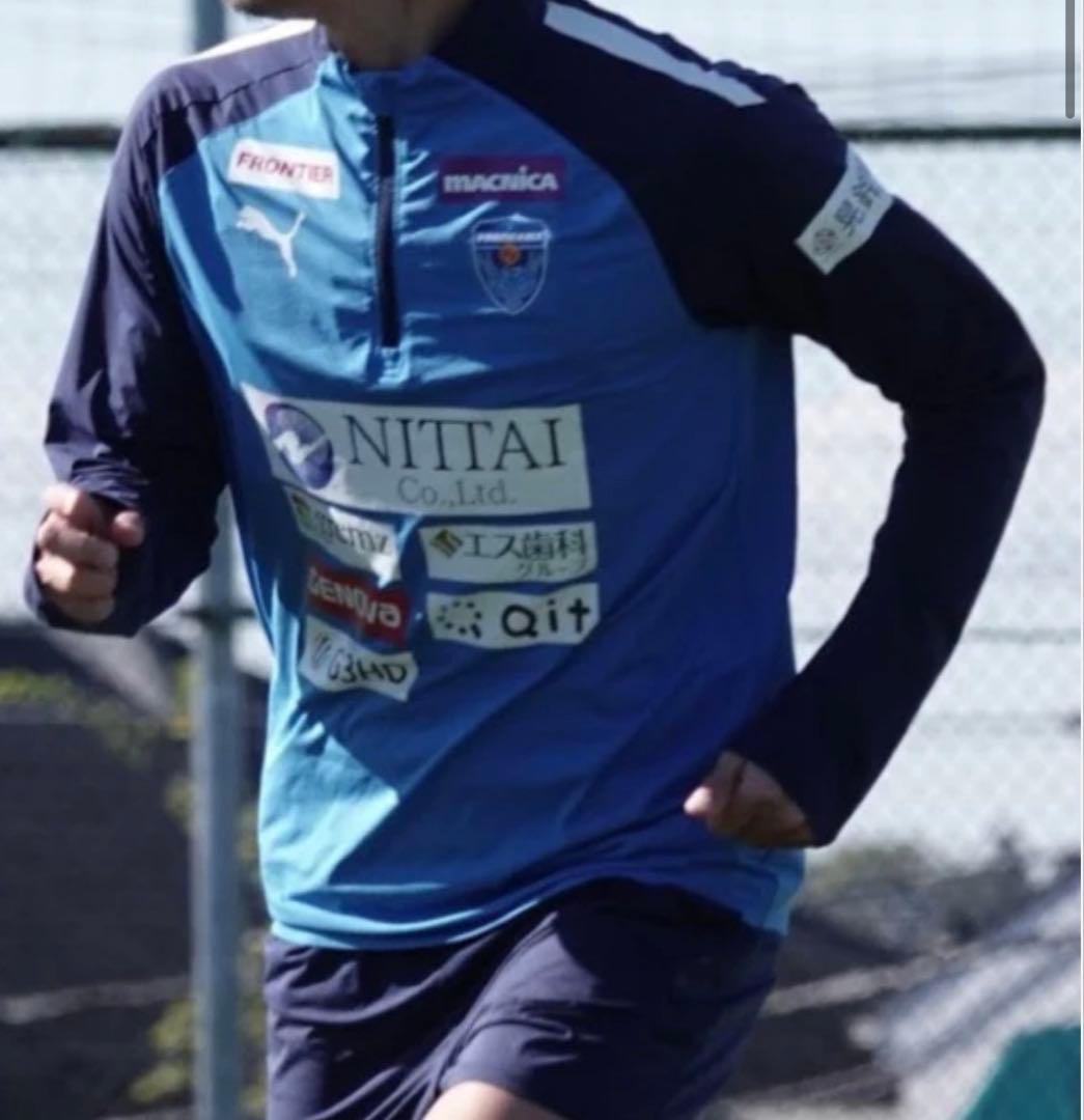 横浜FC2023トレーニング1/4ジップトップ、Sサイズ