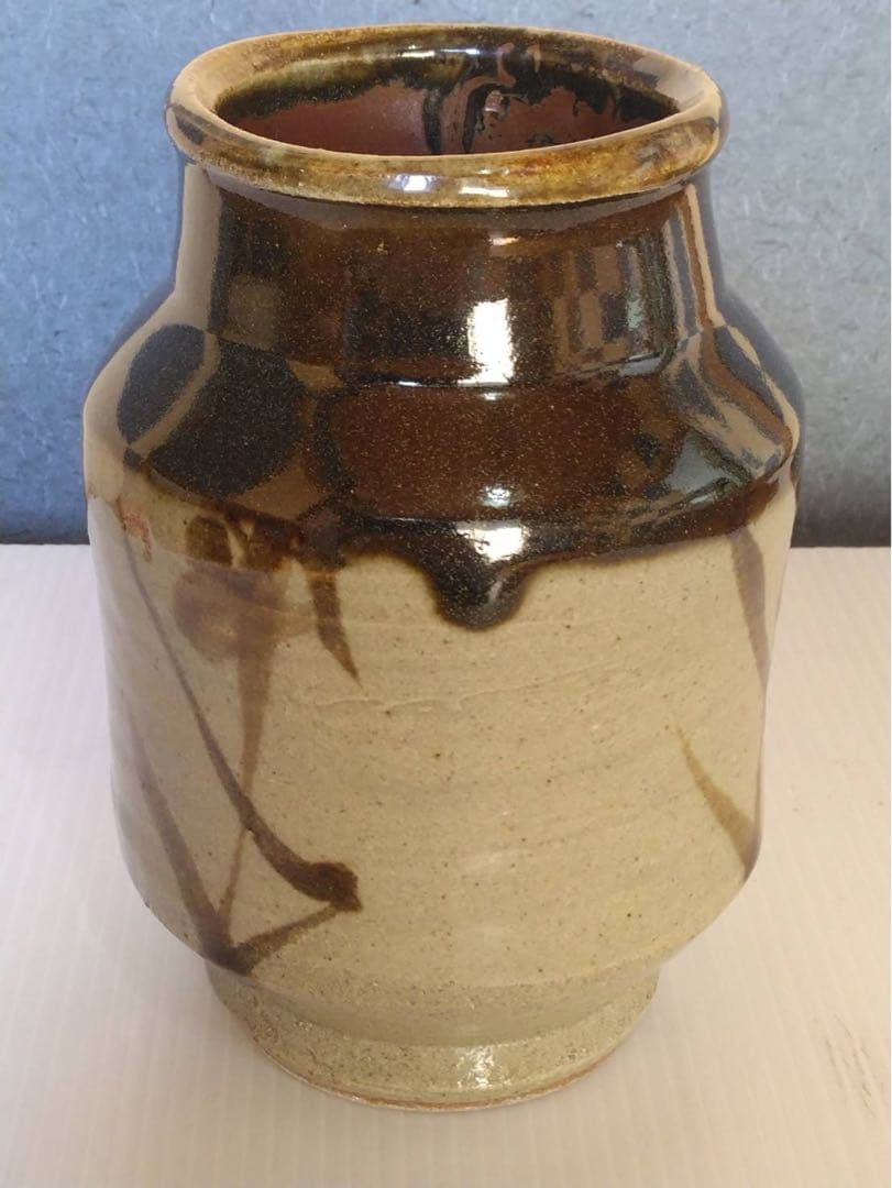 人間国宝「浜田庄司」作　鉄絵花瓶　共箱付　無疵完品　真作保証品