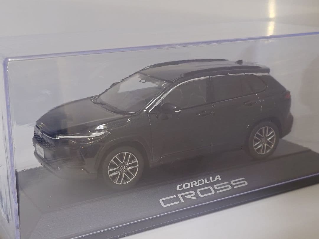 トヨタ カローラクロス 後期 209 ブラックマイカ カラーサンプル ミニカー