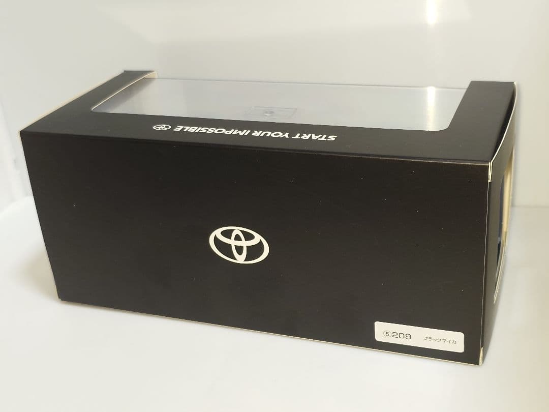 トヨタ カローラクロス 後期 209 ブラックマイカ カラーサンプル ミニカー