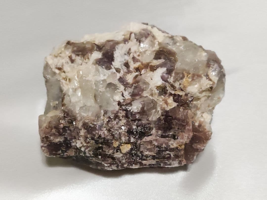 パワーストーン　天然石　原石　リチア雲母　199g　No.233