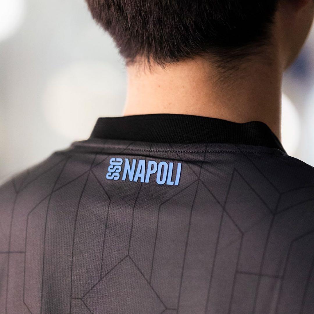 特別価格 正規品 24/25 ナポリ EA7 3rd ユニフォームLサイズ