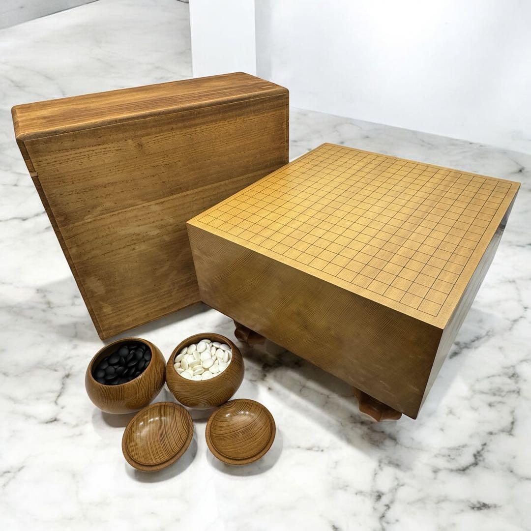 囲碁 足付 高級碁盤 極厚 6寸本榧 桐箱 へそ有り 柾目 天柾 碁石セット